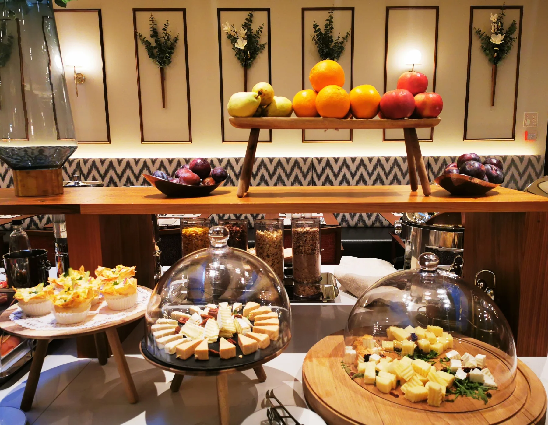 EST Grand Hotel Savoy — 272e1bb8
