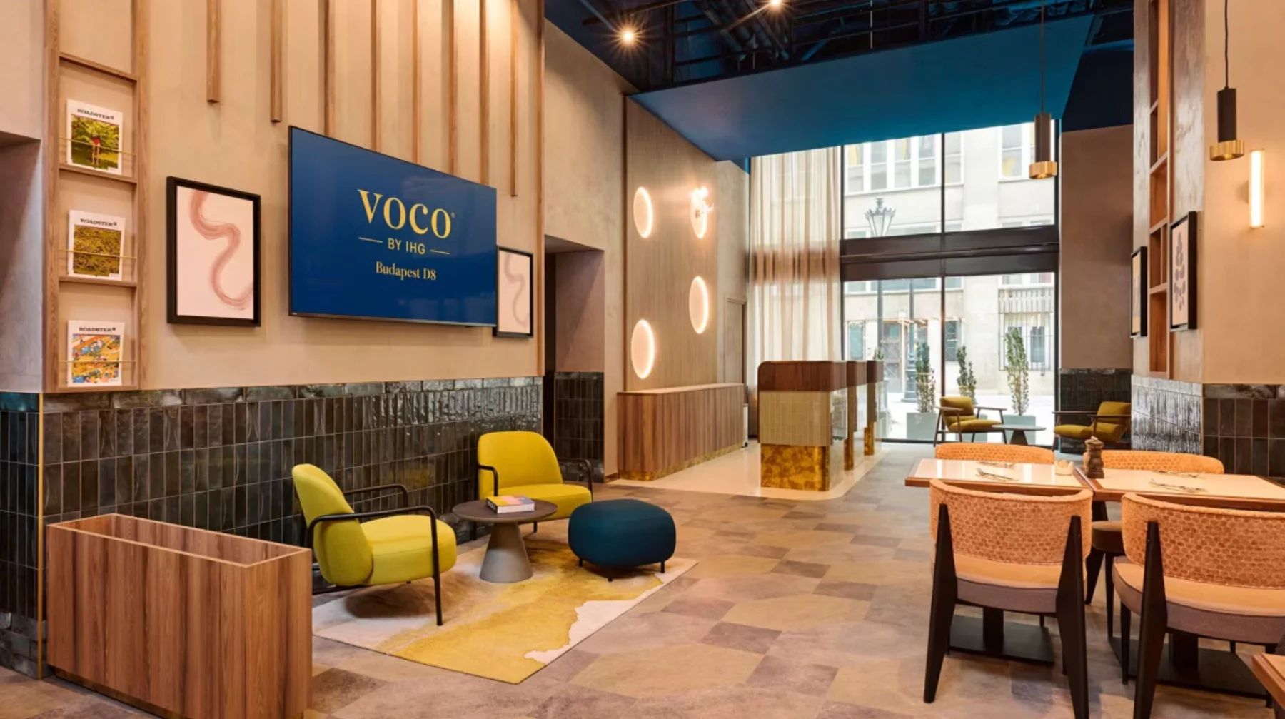 voco Budapest D8 by IHG — w3840h2149x0y11 48c74d08