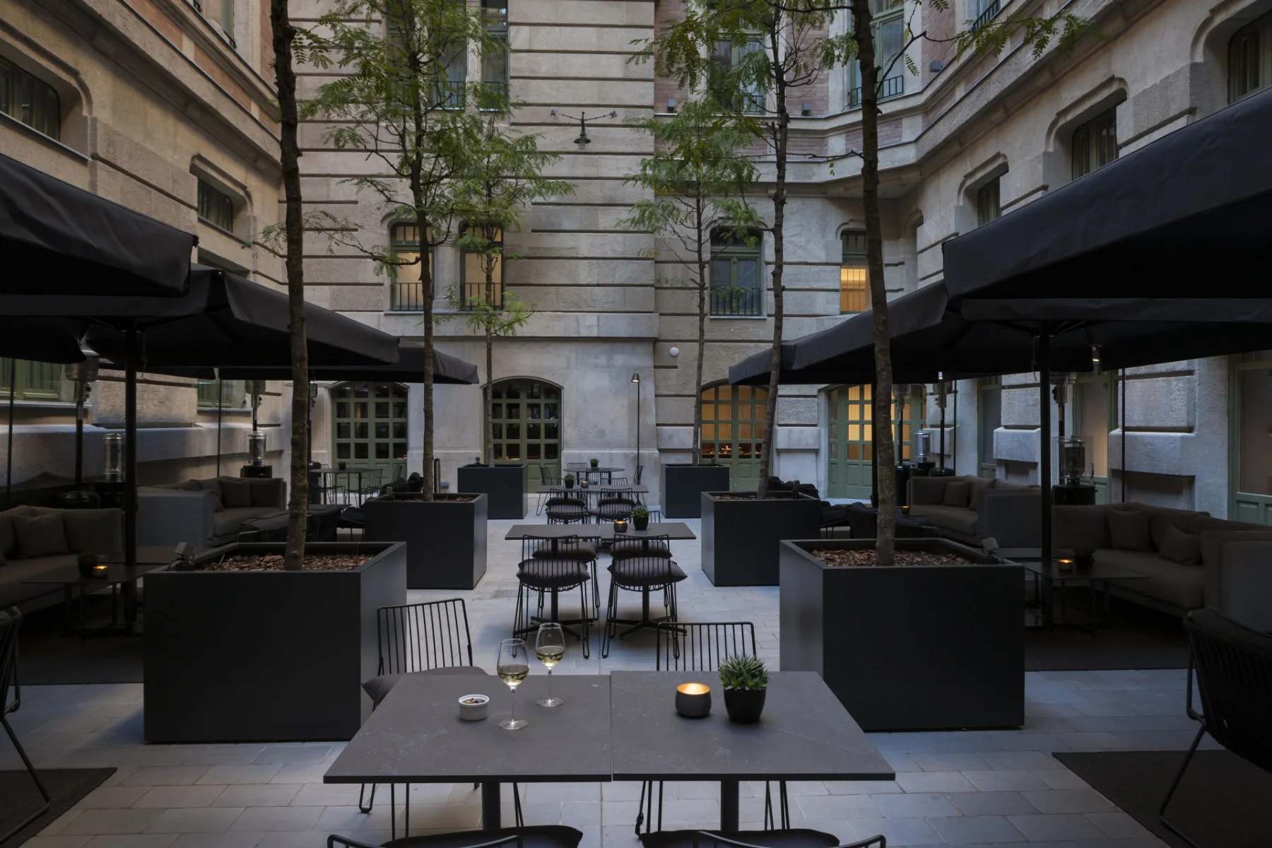 Kozmo Hotel Suites & Spa — ba0d2385
