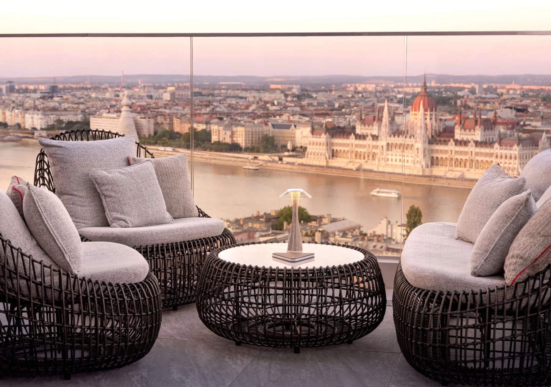 Hilton Budapest — w3839h2695x0y208 6ea708ab