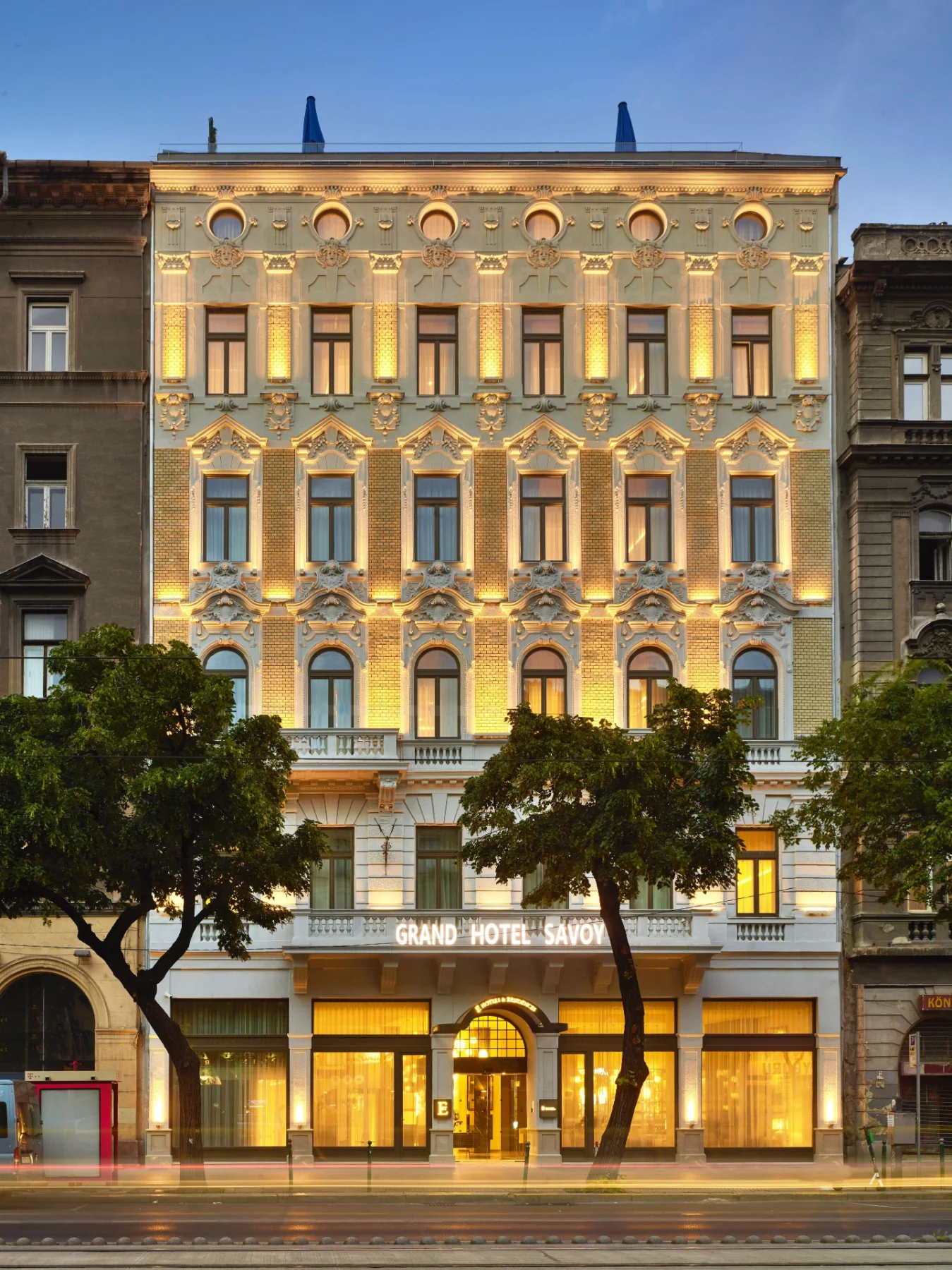 EST Grand Hotel Savoy — bbbfb4b0